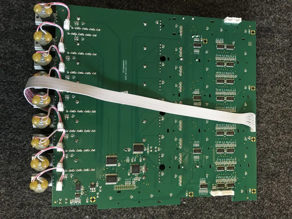X32 right fader pcb BACK Cp14-00406-000.webp